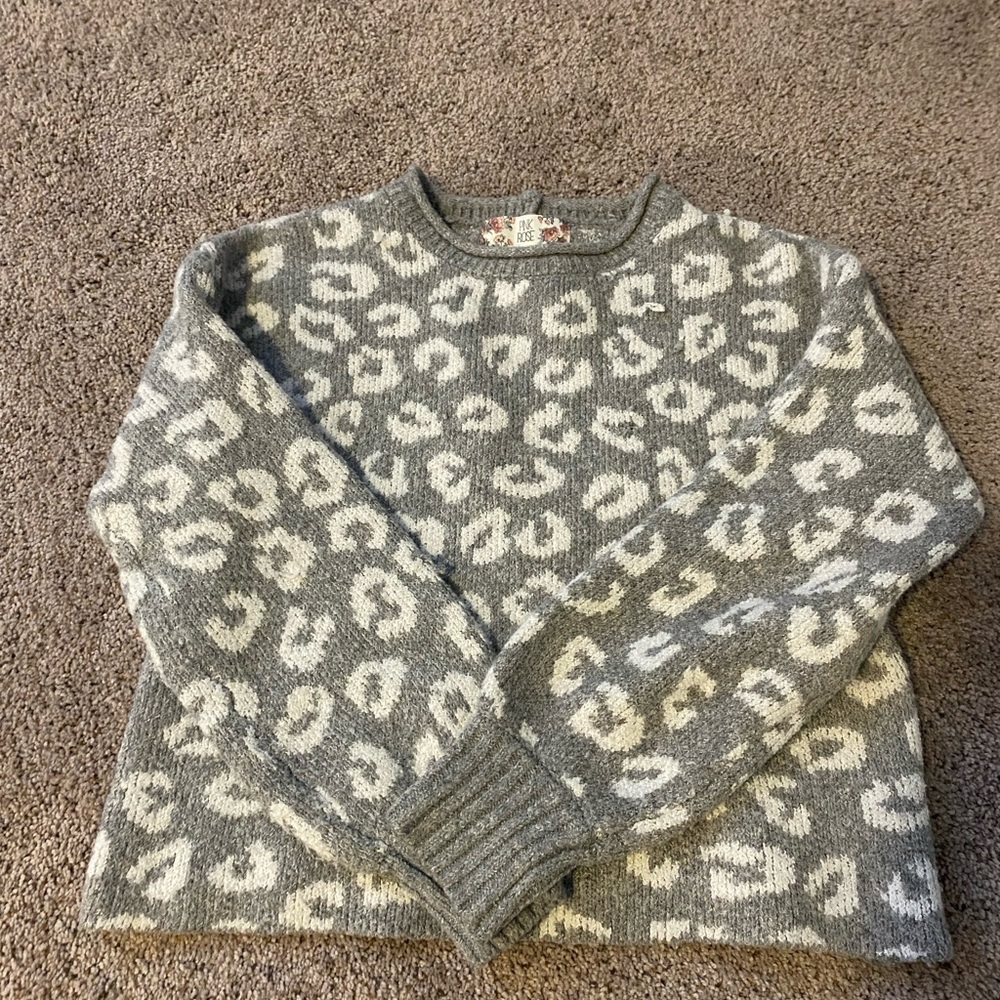 Cheetah Print Sweater Size XS